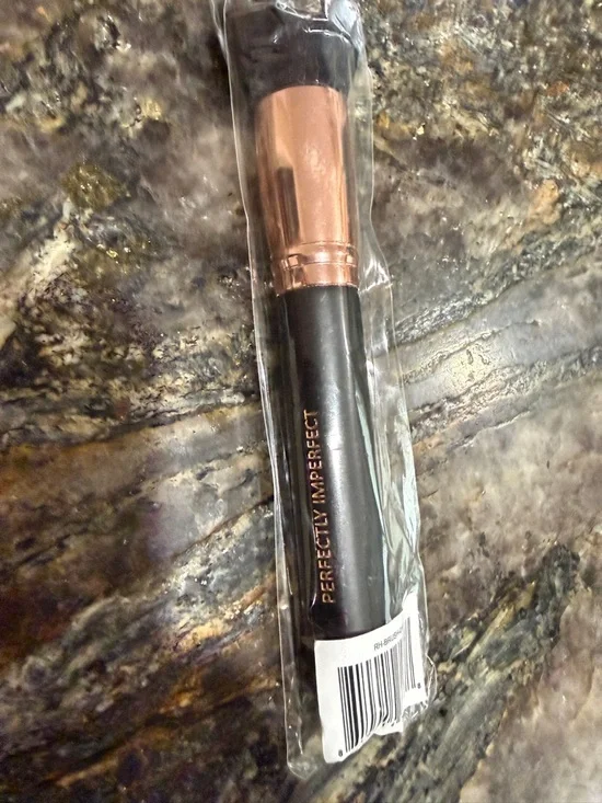 RealHer

"Perfectly Imperfect" Vegan Brush
 NWT - Picture 4 of 7